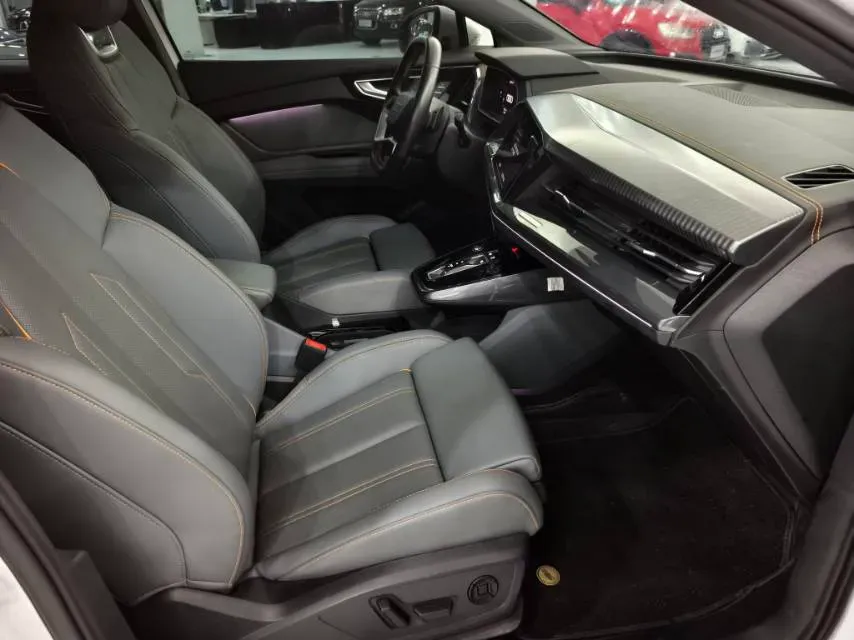 2024 Audi Q4 e-tron BEV 84.8KWH,autocango,china used car exporter,china ev exporter,chinese used car exporter,chinese used ev exporter