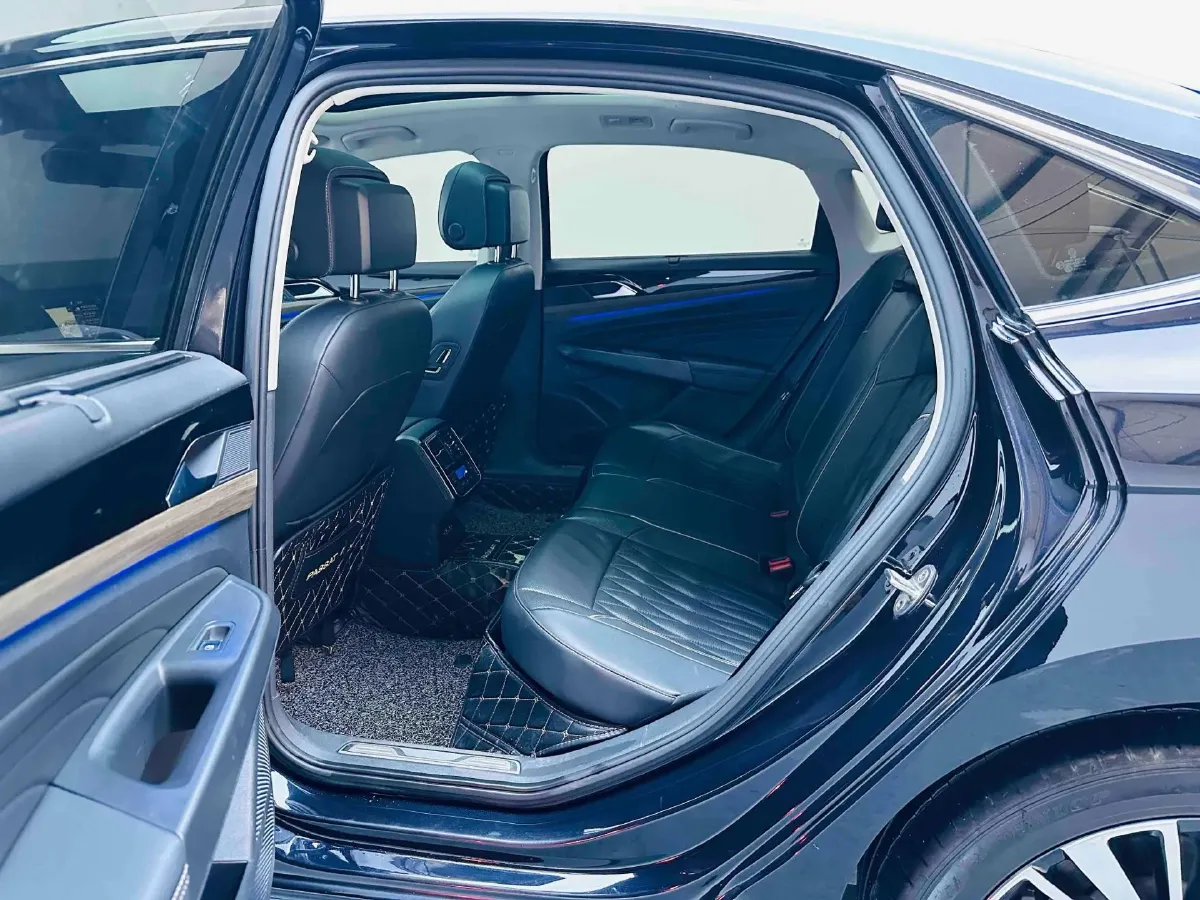 2019 Volvo V40 1.5T 152HP L4 6AT,autocango,china used car exporter,china ev exporter,chinese used car exporter,chinese used ev exporter