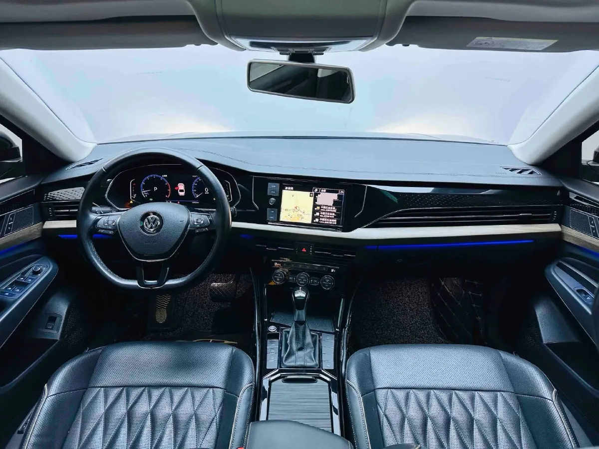 2019 Volvo V40 1.5T 152HP L4 6AT,autocango,china used car exporter,china ev exporter,chinese used car exporter,chinese used ev exporter