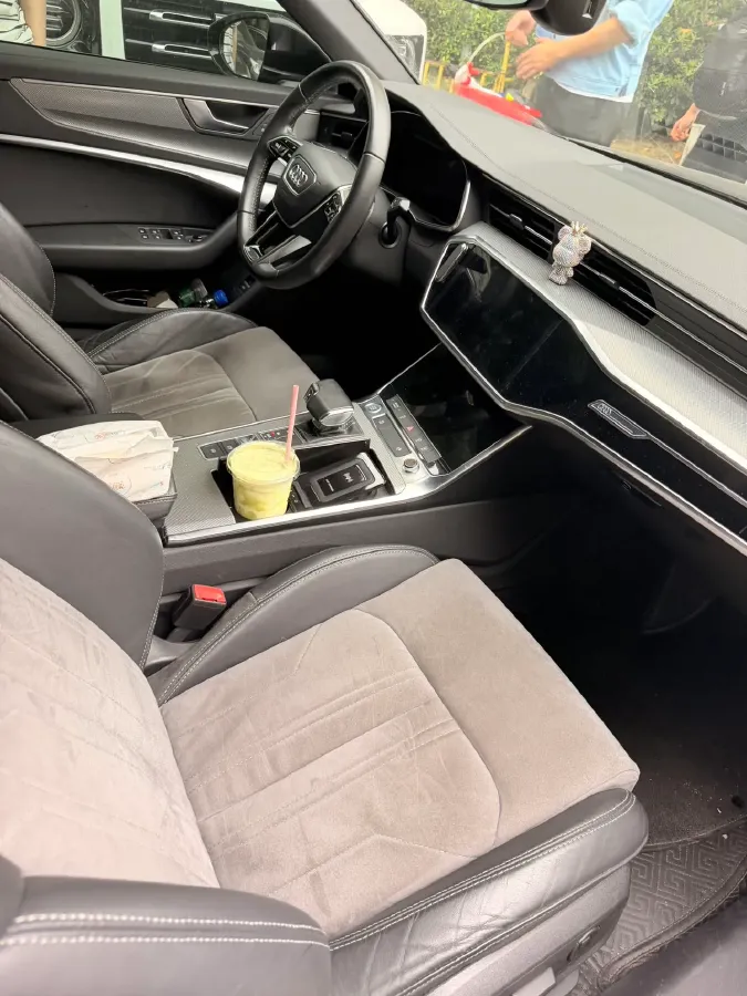 2020 Audi A6L 2.0T 190HP L4 7DCT,autocango,china used car exporter,china ev exporter,chinese used car exporter,chinese used ev exporter