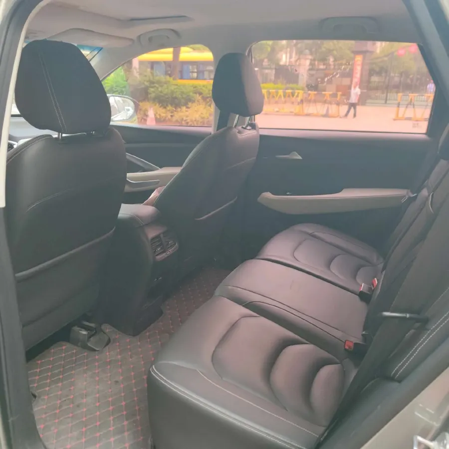 2018 BaoJun 530 1.5T 150HP L4 6MT,autocango,china used car exporter,china ev exporter,chinese used car exporter,chinese used ev exporter