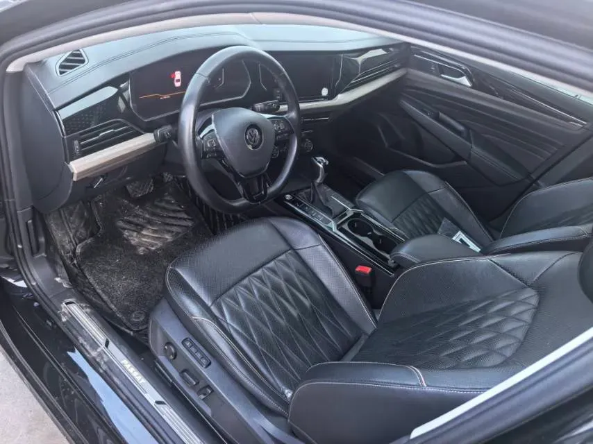 2019 Volvo V40 1.5T 152HP L4 6AT,autocango,china used car exporter,china ev exporter,chinese used car exporter,chinese used ev exporter