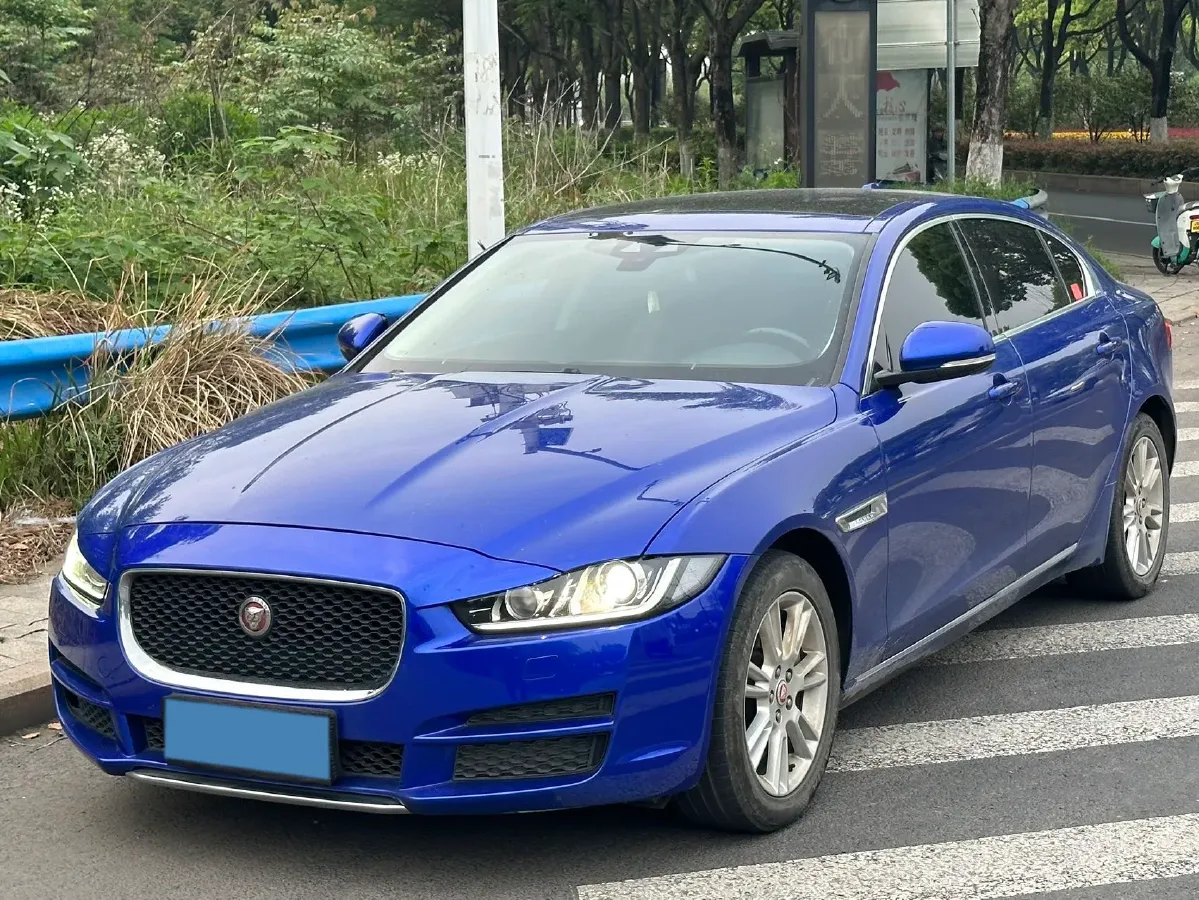 2019 Jeep Cherokee 2.0T 265HP L4 9AT,autocango,china used car exporter,china ev exporter,chinese used car exporter,chinese used ev exporter