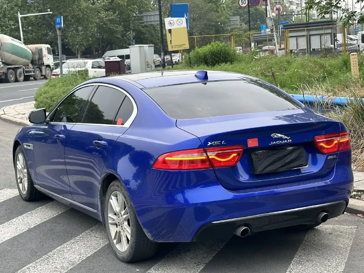 2019 Jeep Cherokee 2.0T 265HP L4 9AT,autocango,china used car exporter,china ev exporter,chinese used car exporter,chinese used ev exporter