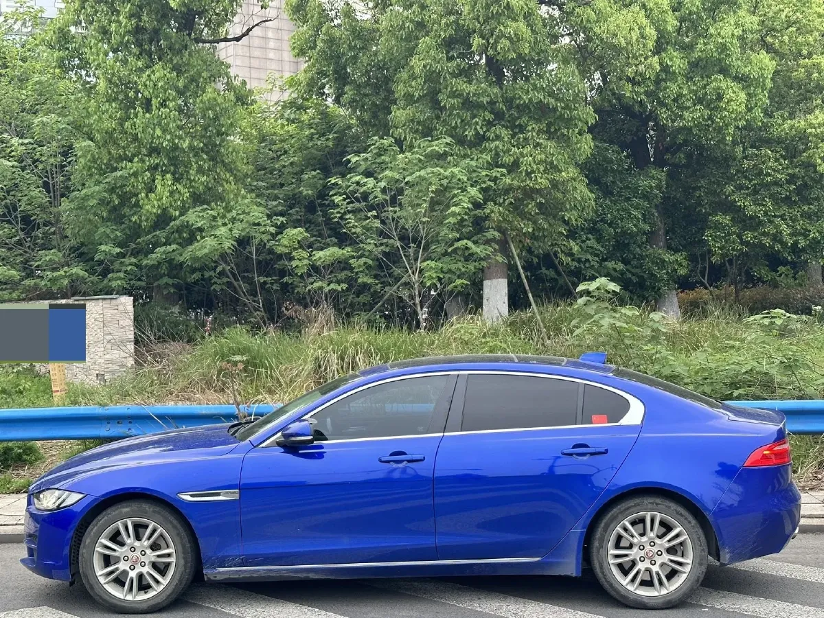 2019 Jeep Cherokee 2.0T 265HP L4 9AT,autocango,china used car exporter,china ev exporter,chinese used car exporter,chinese used ev exporter