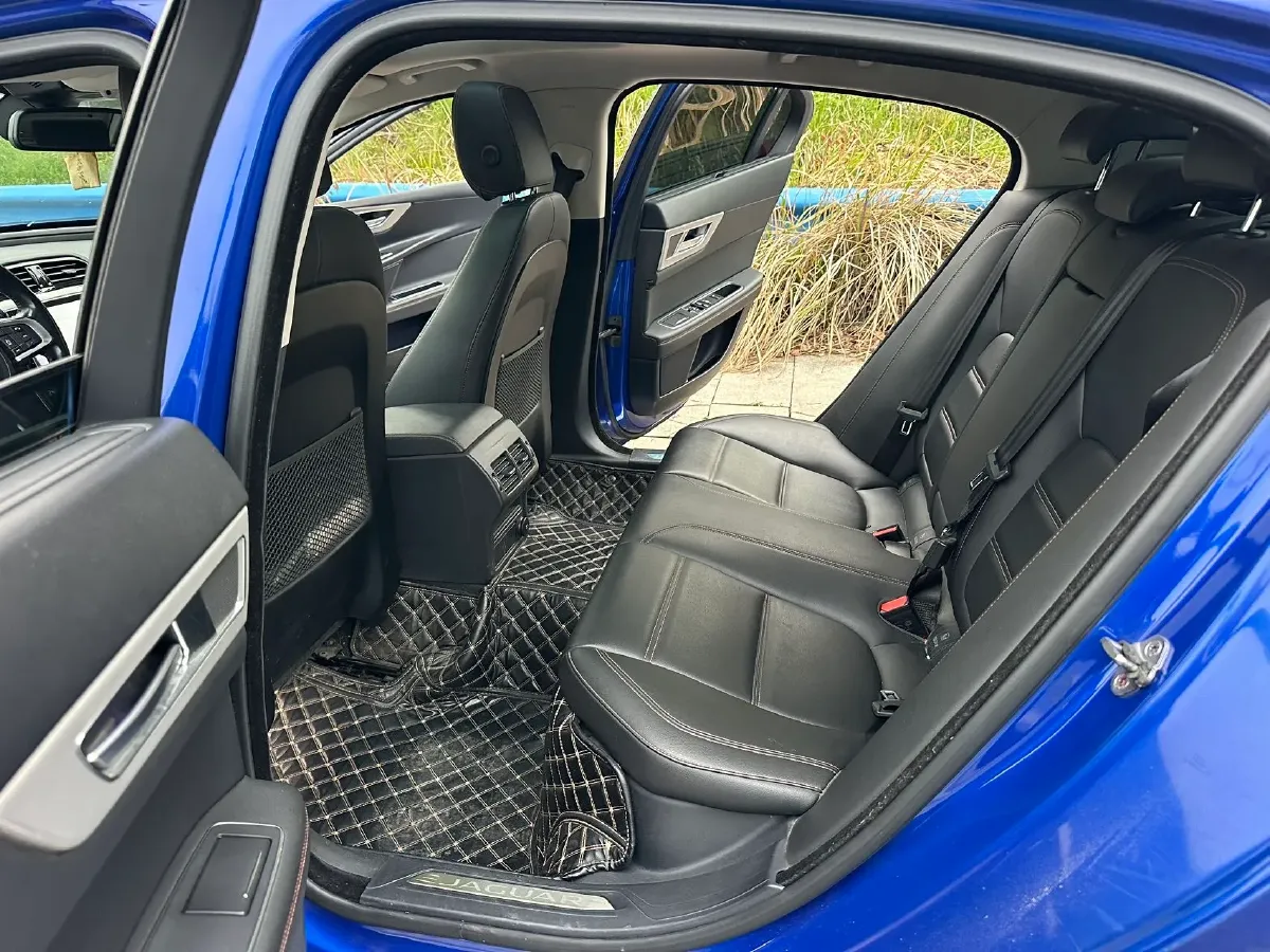 2019 Jeep Cherokee 2.0T 265HP L4 9AT,autocango,china used car exporter,china ev exporter,chinese used car exporter,chinese used ev exporter