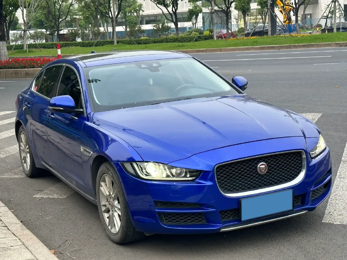 2019 Jeep Cherokee 2.0T 265HP L4 9AT,autocango,china used car exporter,china ev exporter,chinese used car exporter,chinese used ev exporter