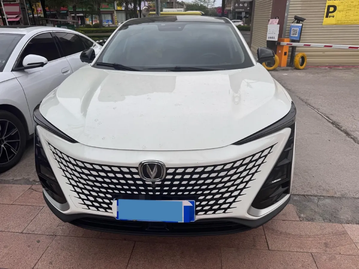 2020 ChangAn UNI-T 1.5T 180HP L4 7DCT,autocango,china used car exporter,china ev exporter,chinese used car exporter,chinese used ev exporter