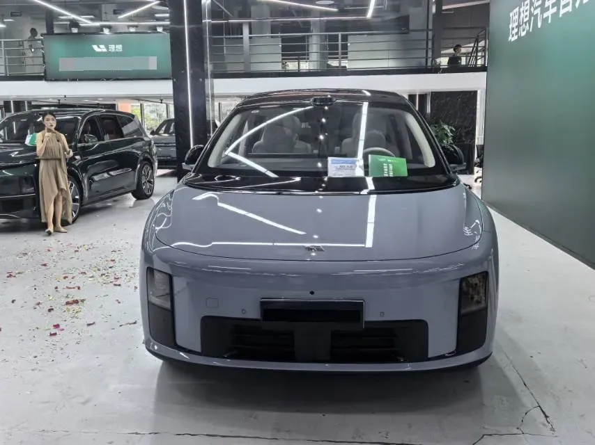 2025 Li i8 BEV,autocango,china used car exporter,china ev exporter,chinese used car exporter,chinese used ev exporter