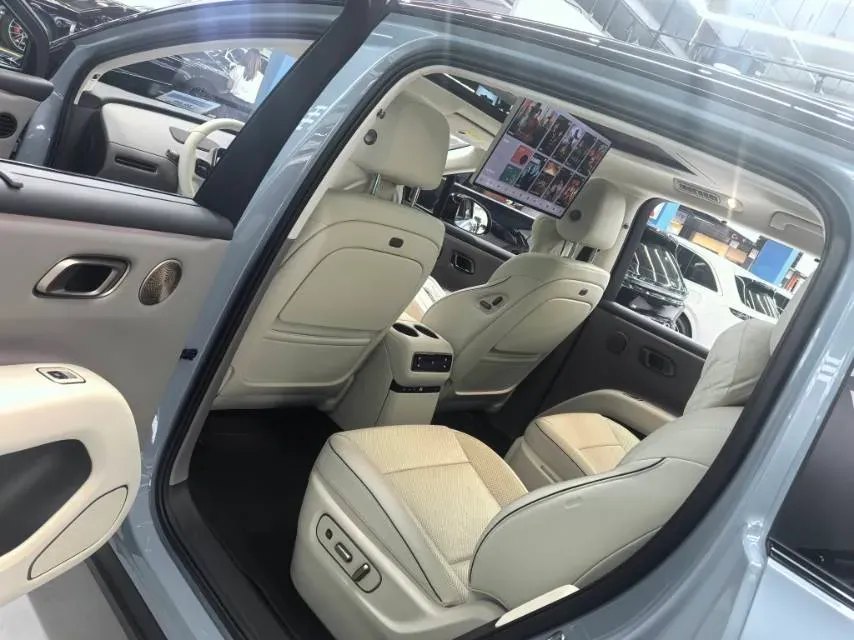 2025 Li i8 BEV,autocango,china used car exporter,china ev exporter,chinese used car exporter,chinese used ev exporter