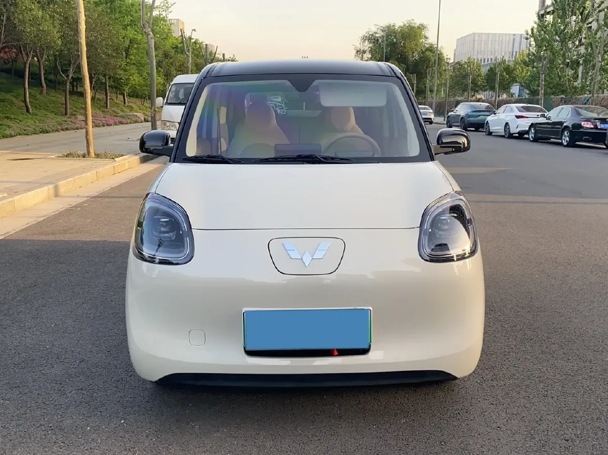 2025 WuLing HongGuang MINI EV BEV 16.2KWH,autocango,china used car exporter,china ev exporter,chinese used car exporter,chinese used ev exporter