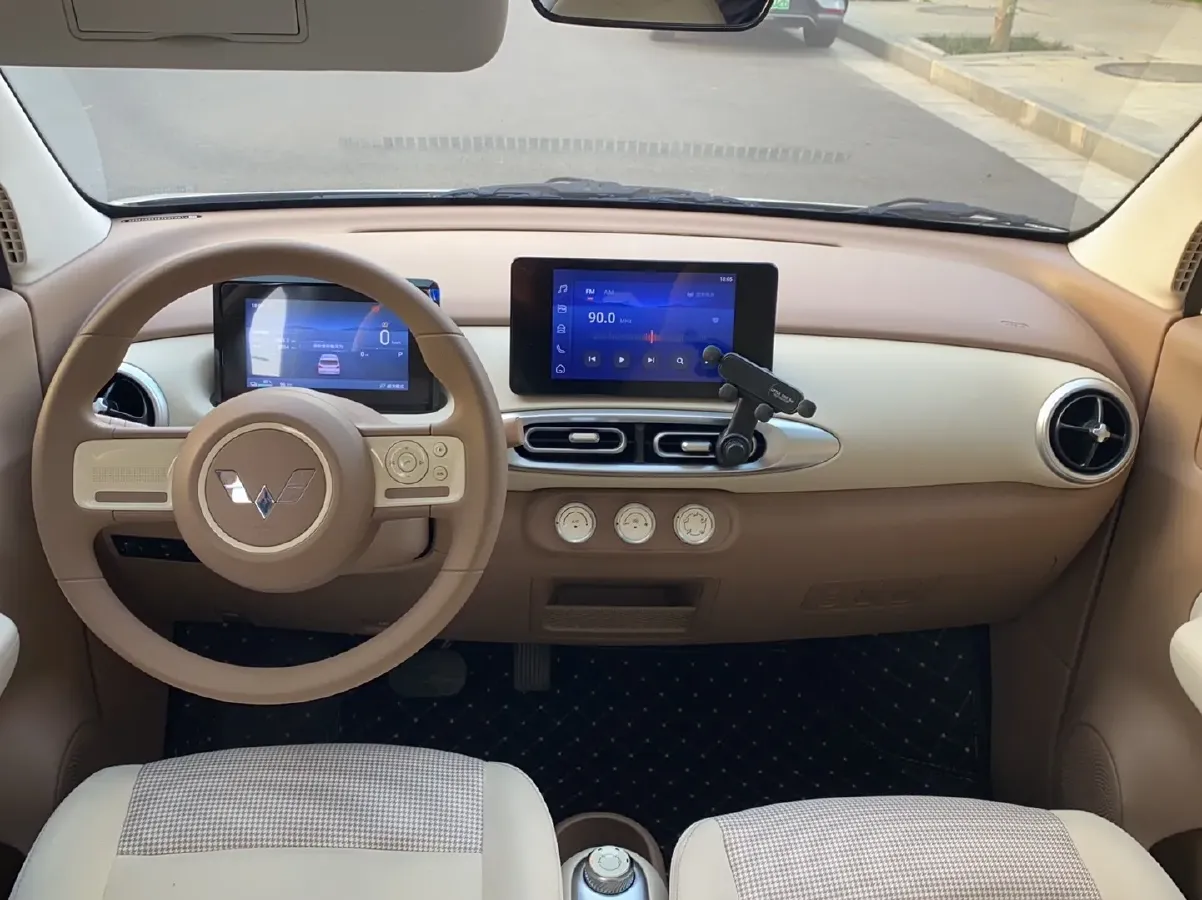 2025 WuLing HongGuang MINI EV BEV 16.2KWH,autocango,china used car exporter,china ev exporter,chinese used car exporter,chinese used ev exporter