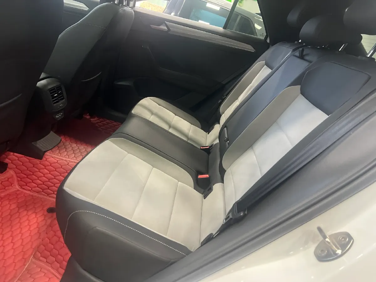 2022 Volkswagen T-Roc 1.4T 150HP L4 7DCT,autocango,china used car exporter,china ev exporter,chinese used car exporter,chinese used ev exporter