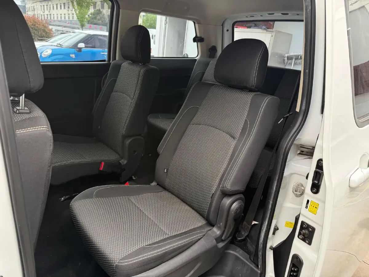 2020 Yema SiPaiKa 1.5L 109HP L4 5MT,autocango,china used car exporter,china ev exporter,chinese used car exporter,chinese used ev exporter