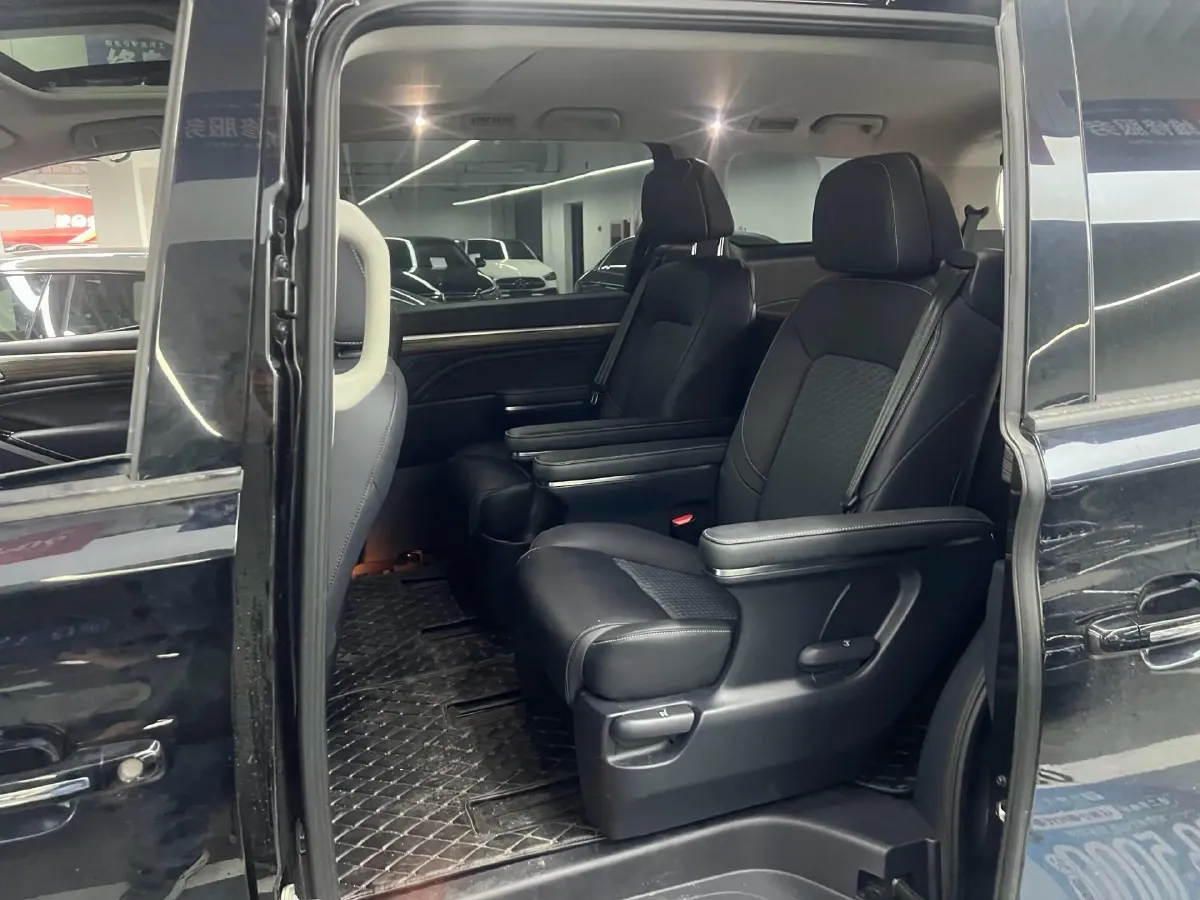 2023 GAC Trumpchi M8 2.0T 252HP L4 8AT,autocango,china used car exporter,china ev exporter,chinese used car exporter,chinese used ev exporter