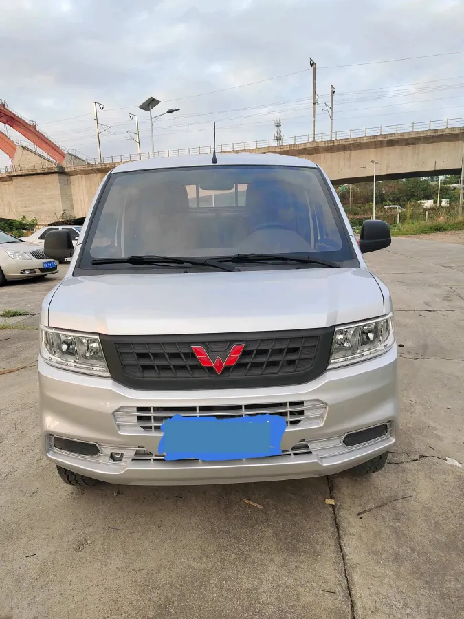 2021 WuLing RongGuang New Truck 1.8L 125HP L4 5MT,autocango,china used car exporter,china ev exporter,chinese used car exporter,chinese used ev exporter