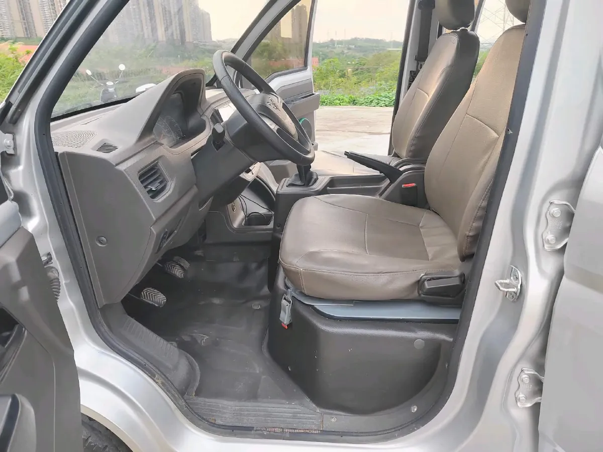 2021 WuLing RongGuang New Truck 1.8L 125HP L4 5MT,autocango,china used car exporter,china ev exporter,chinese used car exporter,chinese used ev exporter