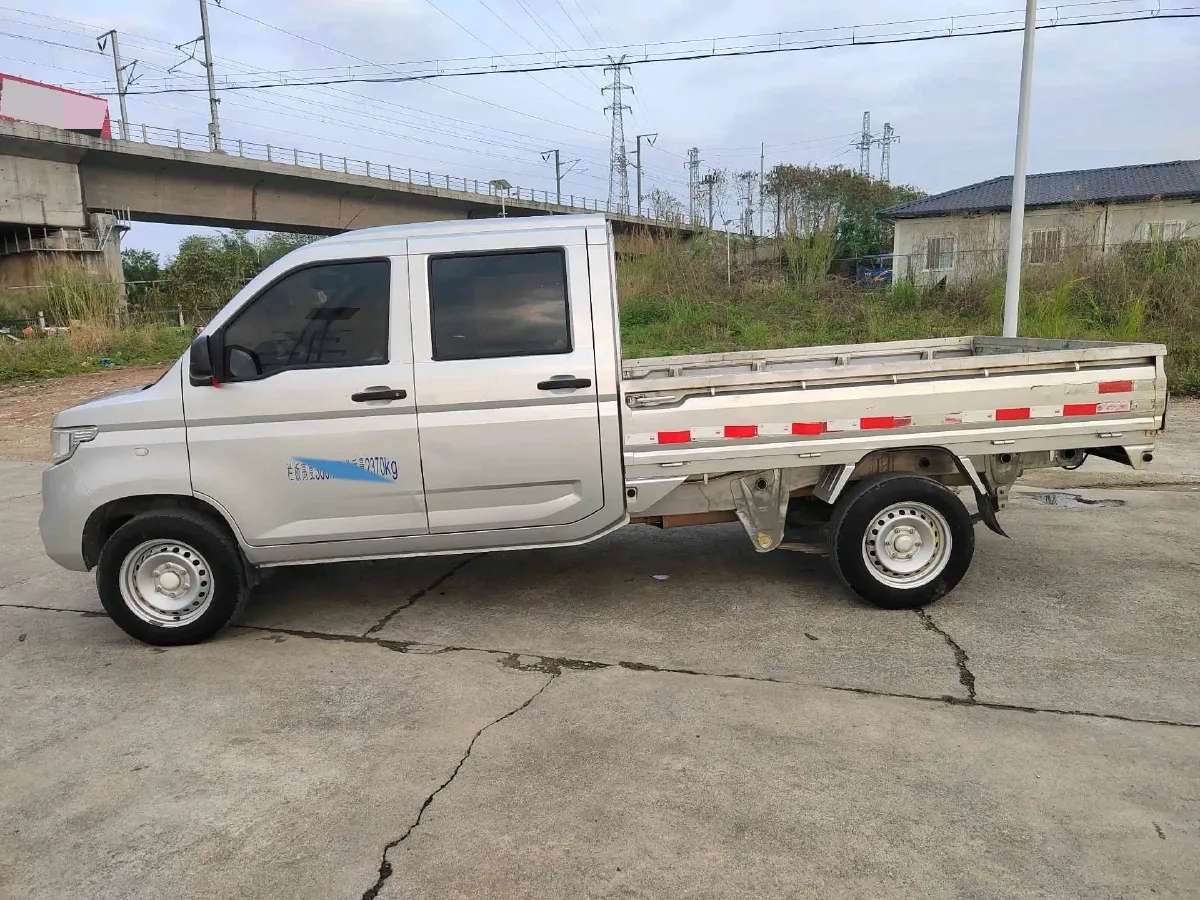 2021 WuLing RongGuang New Truck 1.8L 125HP L4 5MT,autocango,china used car exporter,china ev exporter,chinese used car exporter,chinese used ev exporter