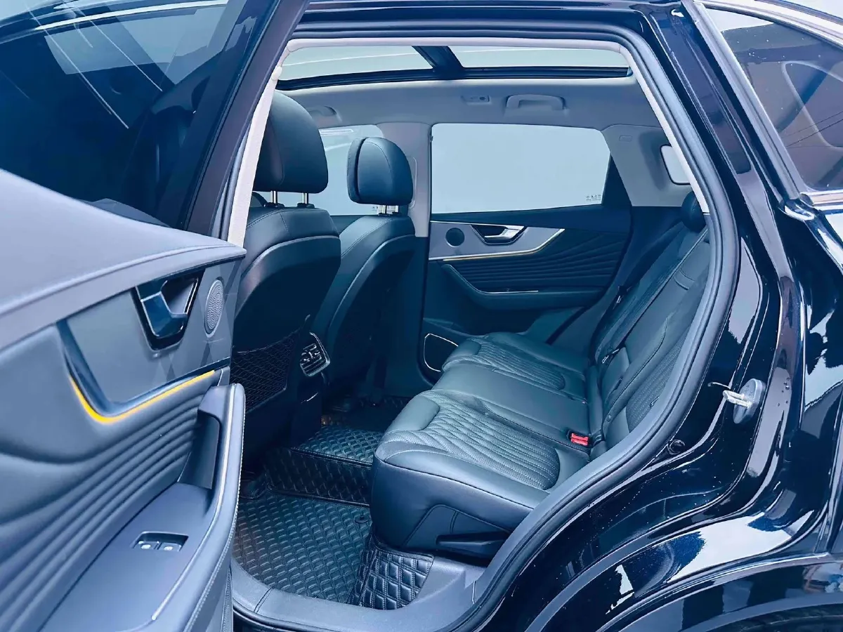 2023 HongQi HS5 2.0T 252HP L4 8AT,autocango,china used car exporter,china ev exporter,chinese used car exporter,chinese used ev exporter