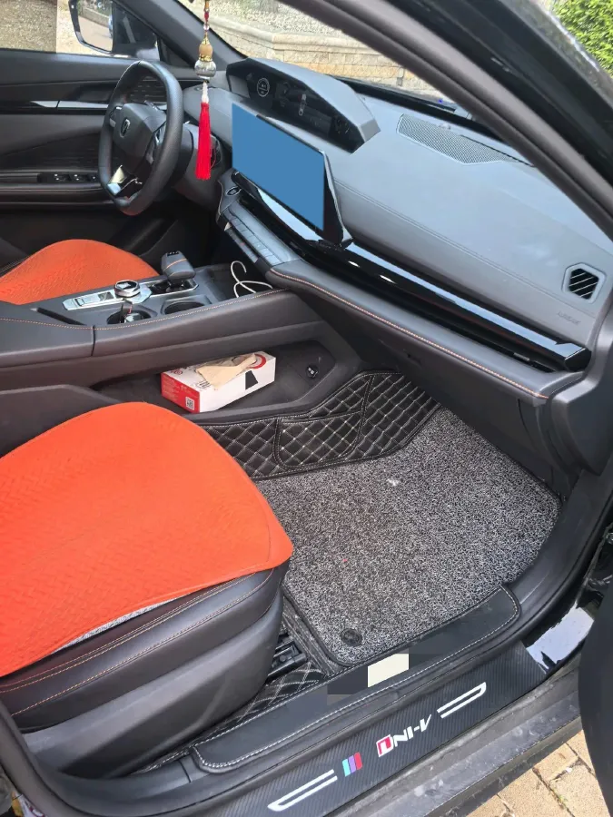 2024 ChangAn UNI-V 1.5T 188HP L4 7DCT,autocango,china used car exporter,china ev exporter,chinese used car exporter,chinese used ev exporter