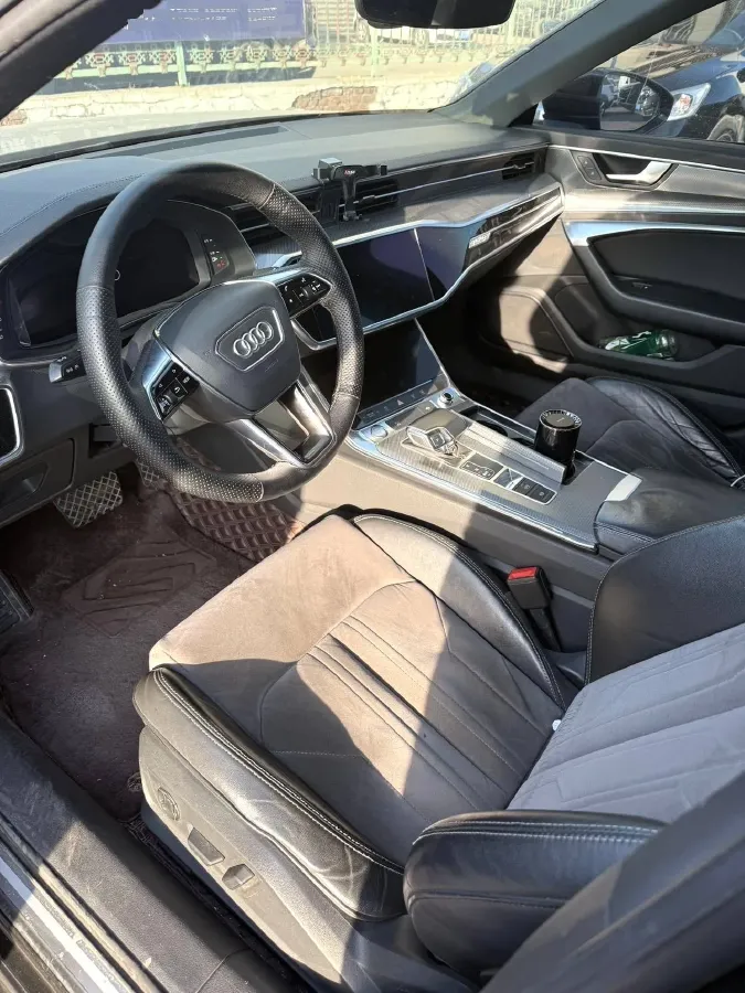 2021 Audi A6L 2.0T 190HP L4 7DCT,autocango,china used car exporter,china ev exporter,chinese used car exporter,chinese used ev exporter