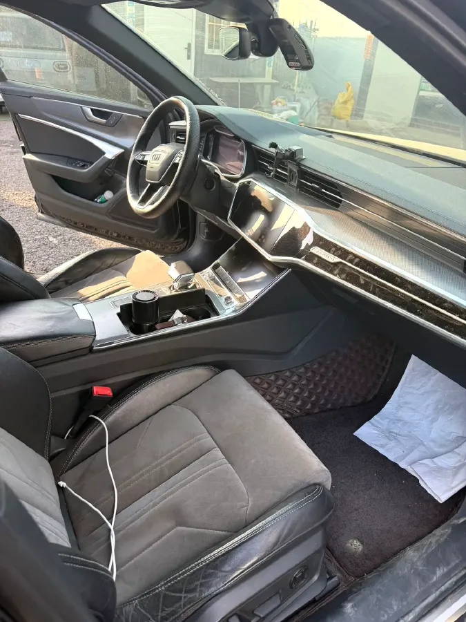 2021 Audi A6L 2.0T 190HP L4 7DCT,autocango,china used car exporter,china ev exporter,chinese used car exporter,chinese used ev exporter