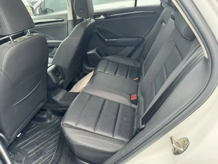 2021 Volkswagen T-Roc 1.4T 150HP L4 7DCT,autocango,china used car exporter,china ev exporter,chinese used car exporter,chinese used ev exporter