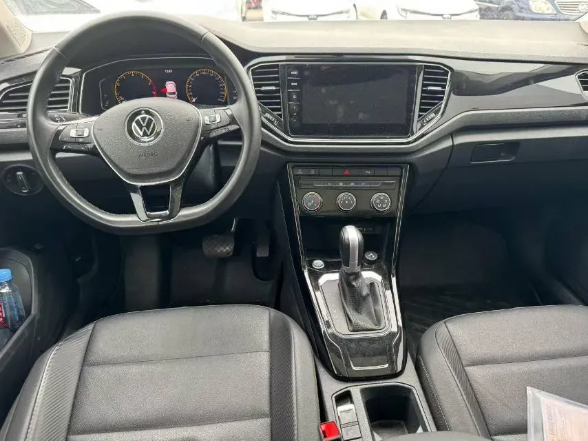 2021 Volkswagen T-Roc 1.4T 150HP L4 7DCT,autocango,china used car exporter,china ev exporter,chinese used car exporter,chinese used ev exporter