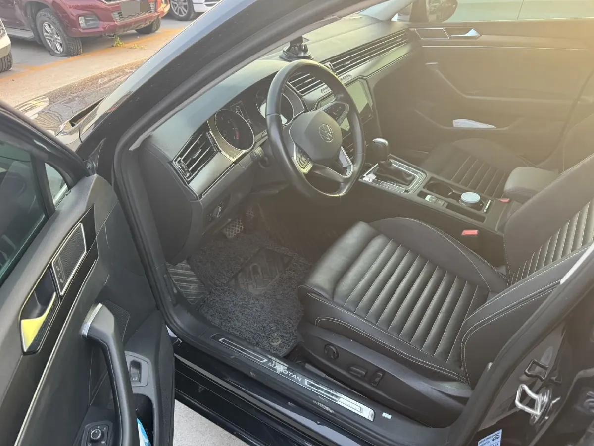 2020 Volkswagen Magotan 2.0T 186HP L4 7DCT,autocango,china used car exporter,china ev exporter,chinese used car exporter,chinese used ev exporter