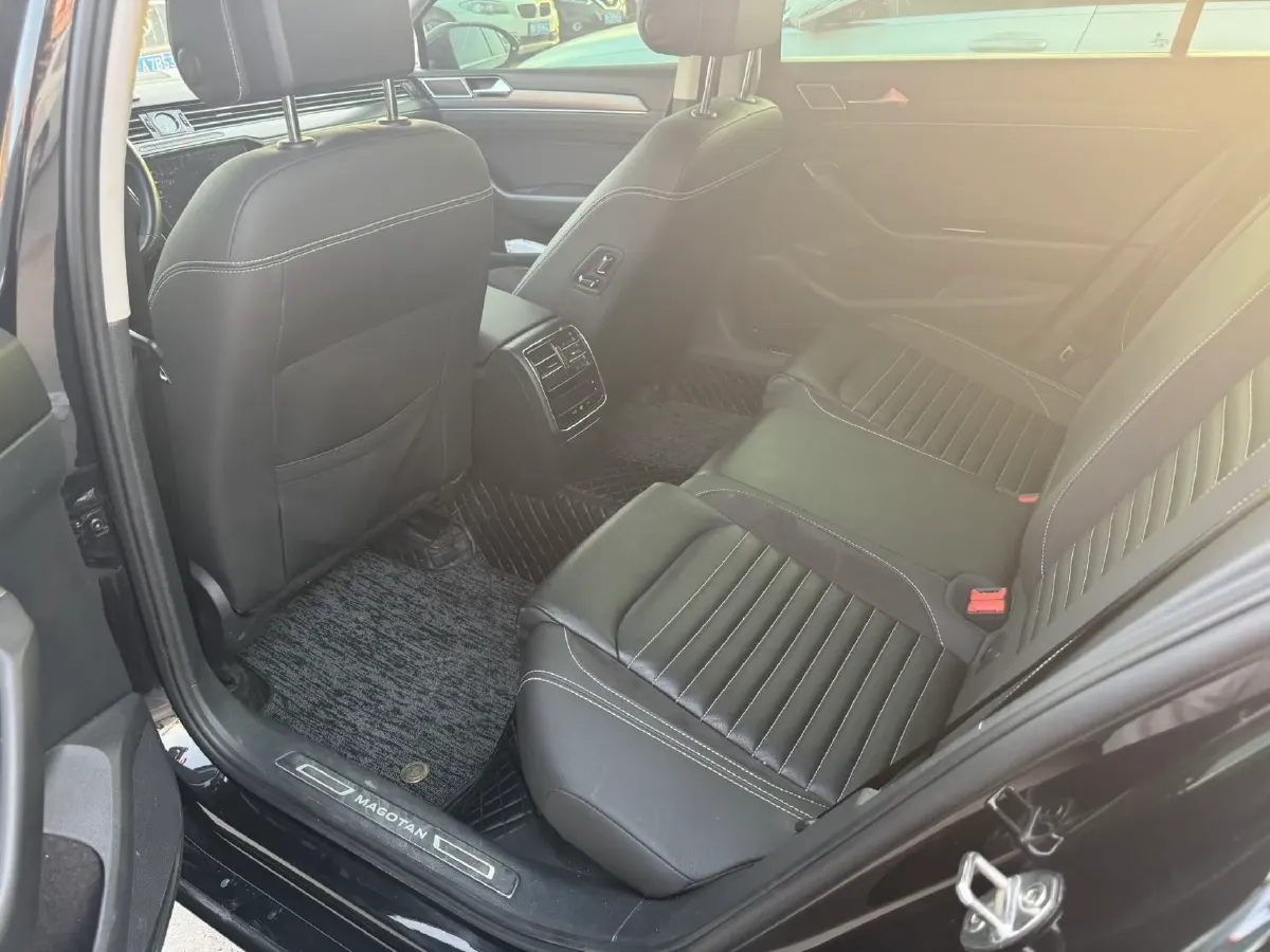 2020 Volkswagen Magotan 2.0T 186HP L4 7DCT,autocango,china used car exporter,china ev exporter,chinese used car exporter,chinese used ev exporter