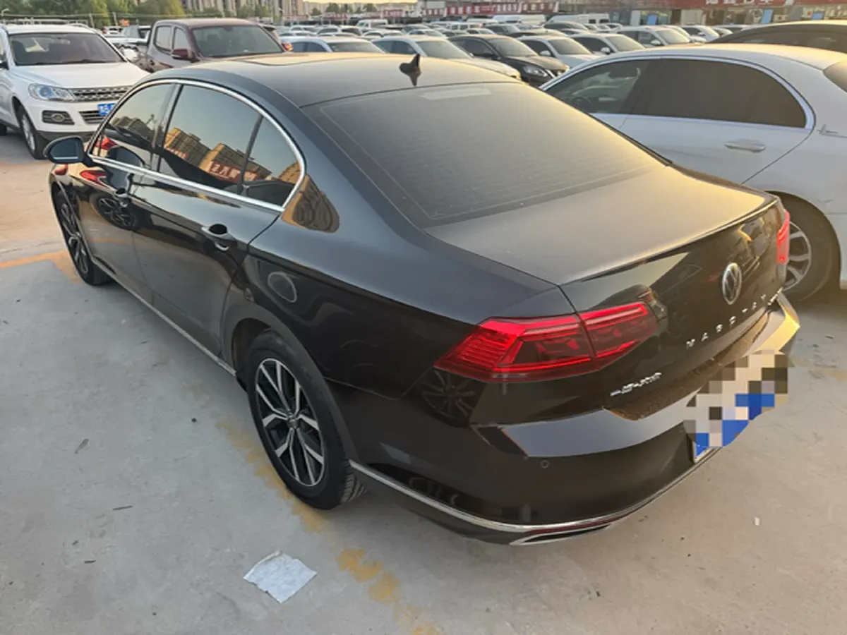 2020 Volkswagen Magotan 2.0T 186HP L4 7DCT,autocango,china used car exporter,china ev exporter,chinese used car exporter,chinese used ev exporter