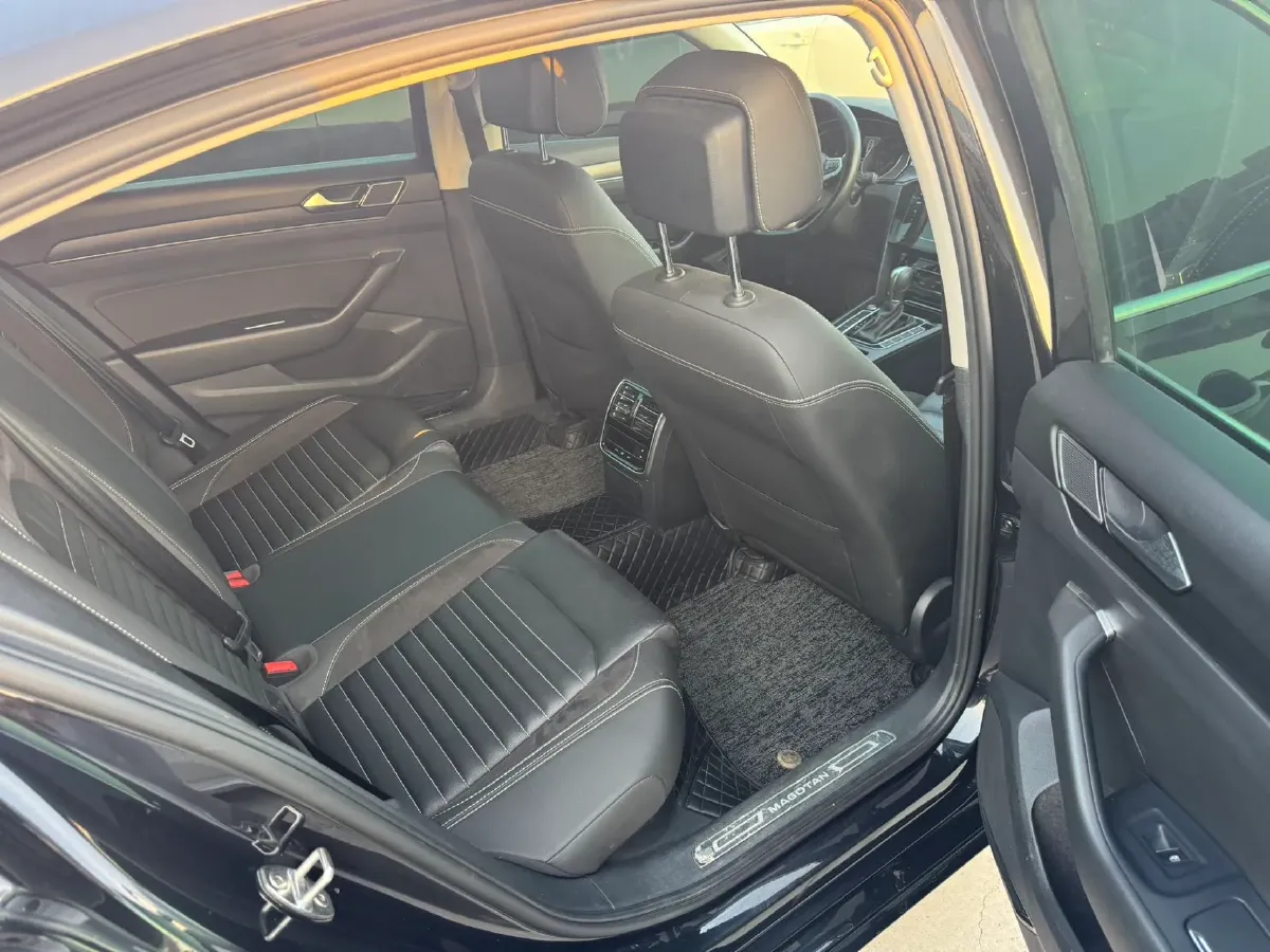 2020 Volkswagen Magotan 2.0T 186HP L4 7DCT,autocango,china used car exporter,china ev exporter,chinese used car exporter,chinese used ev exporter