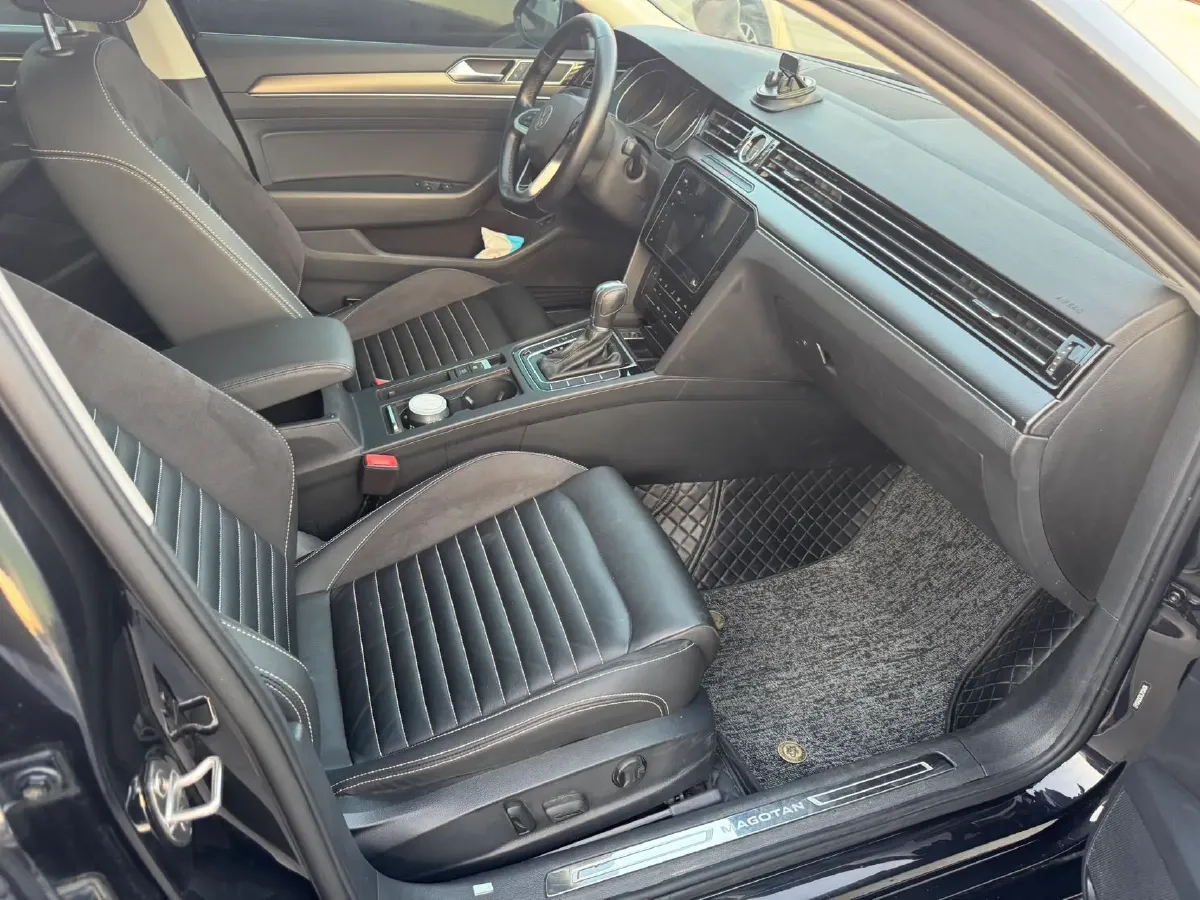 2020 Volkswagen Magotan 2.0T 186HP L4 7DCT,autocango,china used car exporter,china ev exporter,chinese used car exporter,chinese used ev exporter