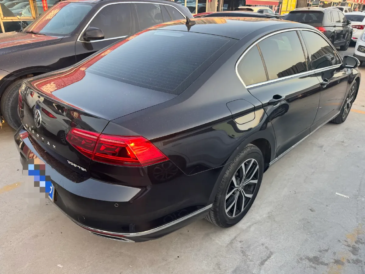 2020 Volkswagen Magotan 2.0T 186HP L4 7DCT,autocango,china used car exporter,china ev exporter,chinese used car exporter,chinese used ev exporter