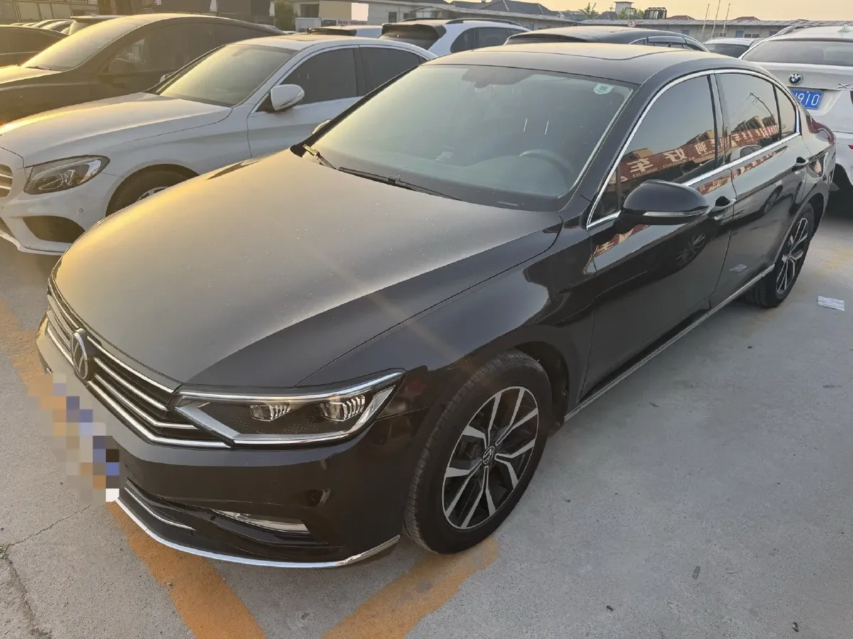 2020 Volkswagen Magotan 2.0T 186HP L4 7DCT,autocango,china used car exporter,china ev exporter,chinese used car exporter,chinese used ev exporter