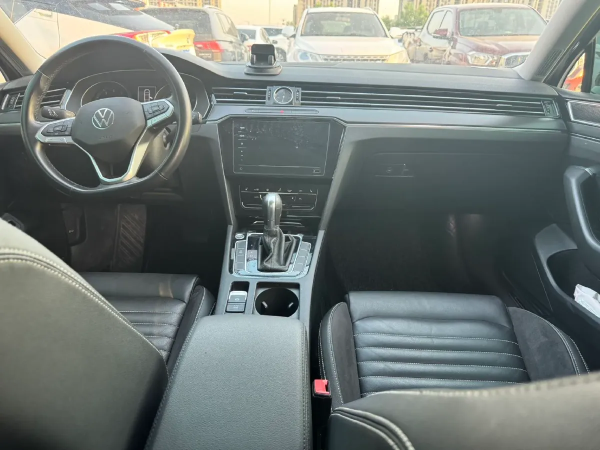 2020 Volkswagen Magotan 2.0T 186HP L4 7DCT,autocango,china used car exporter,china ev exporter,chinese used car exporter,chinese used ev exporter