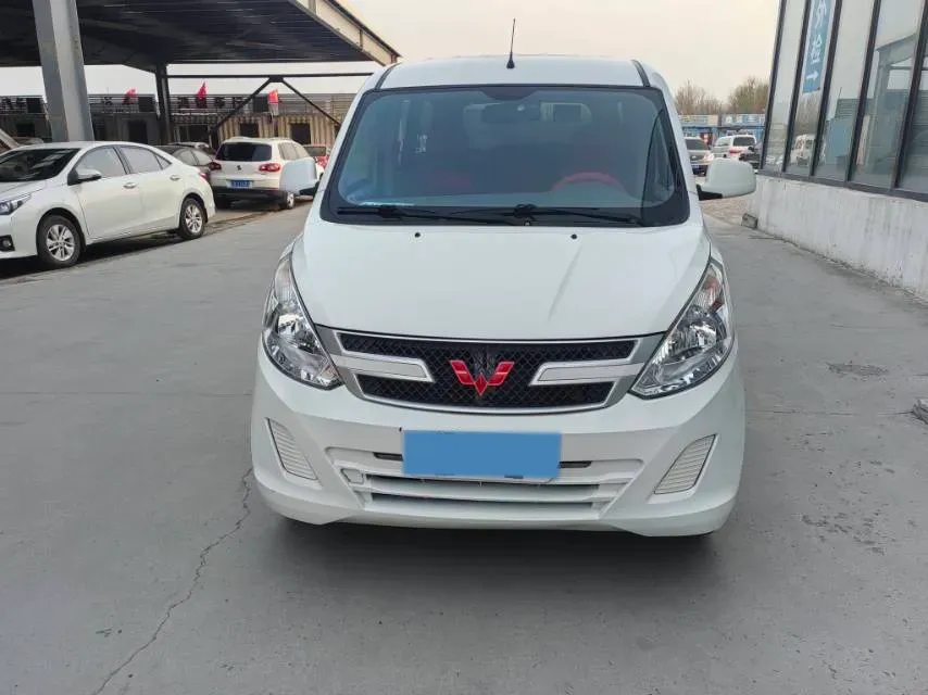 2019 WuLing RongGuang V 1.5L 99HP L4 6MT,autocango,china used car exporter,china ev exporter,chinese used car exporter,chinese used ev exporter