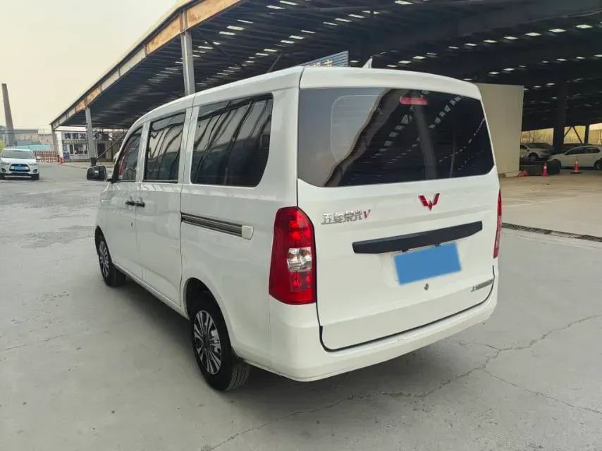 2019 WuLing RongGuang V 1.5L 99HP L4 6MT,autocango,china used car exporter,china ev exporter,chinese used car exporter,chinese used ev exporter