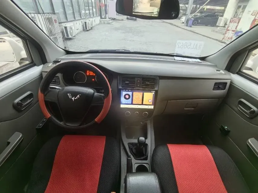 2019 WuLing RongGuang V 1.5L 99HP L4 6MT,autocango,china used car exporter,china ev exporter,chinese used car exporter,chinese used ev exporter