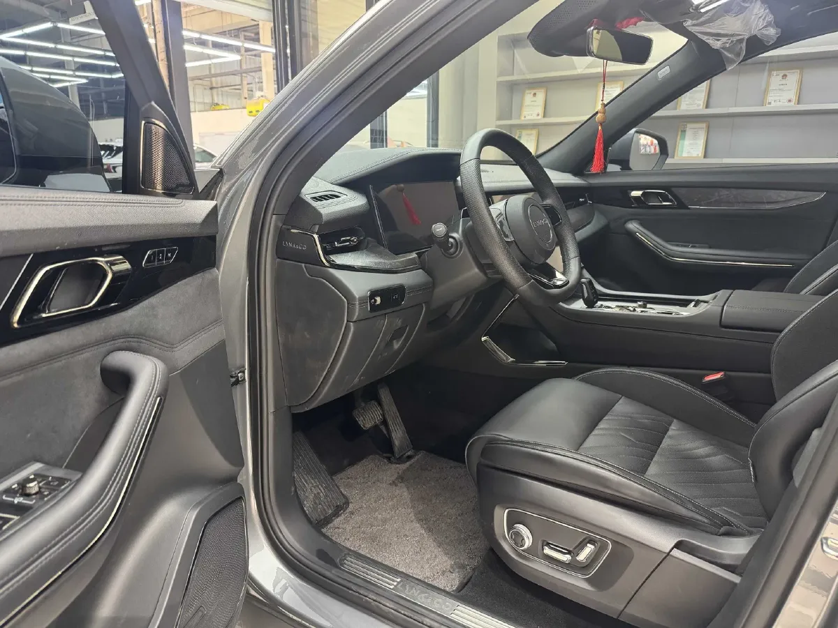 2021 Buick GL8 2.0T 237HP L4 9AT,autocango,china used car exporter,china ev exporter,chinese used car exporter,chinese used ev exporter