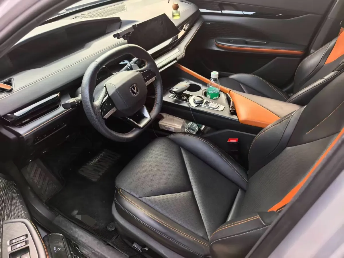 2022 ChangAn UNI-V 1.5T 188HP L4 7DCT,autocango,china used car exporter,china ev exporter,chinese used car exporter,chinese used ev exporter