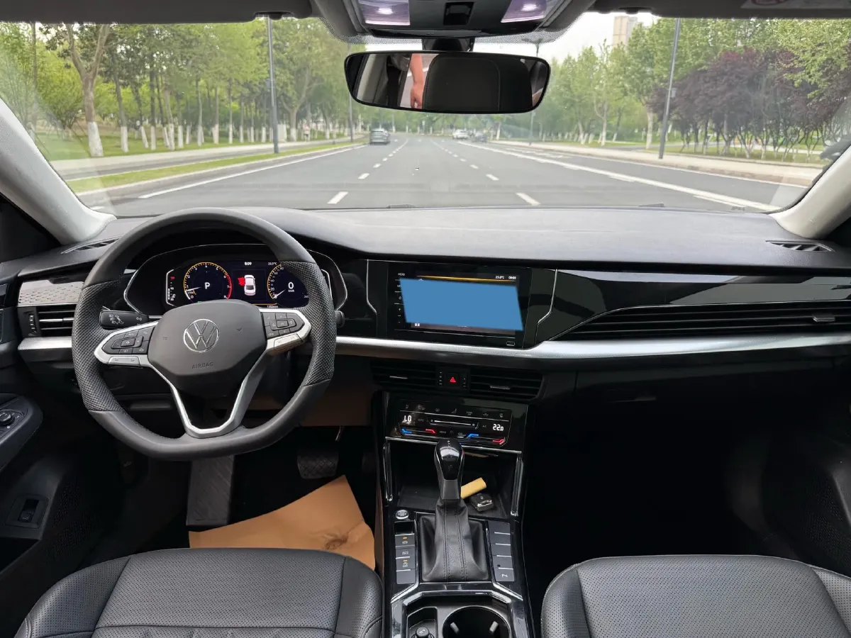 2025 Volkswagen Passat 2.0T 220HP L4 7DCT,autocango,china used car exporter,china ev exporter,chinese used car exporter,chinese used ev exporter
