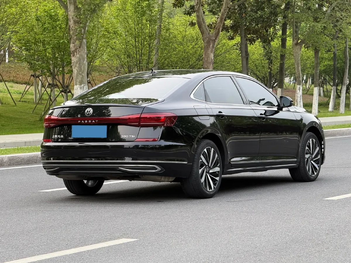 2025 Volkswagen Passat 2.0T 220HP L4 7DCT,autocango,china used car exporter,china ev exporter,chinese used car exporter,chinese used ev exporter