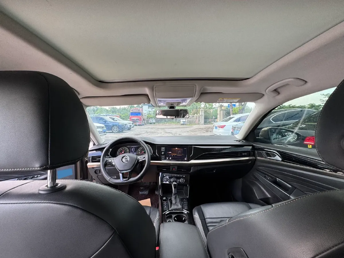 2019 Volvo V40 1.5T 152HP L4 6AT,autocango,china used car exporter,china ev exporter,chinese used car exporter,chinese used ev exporter