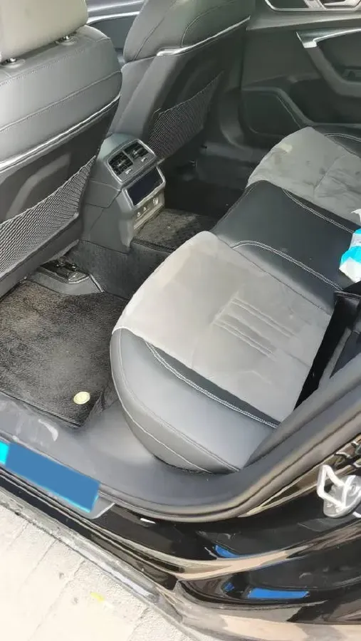 2024 Audi A6L 2.0T 245HP L4 7DCT,autocango,china used car exporter,china ev exporter,chinese used car exporter,chinese used ev exporter