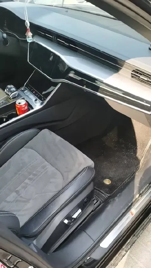 2024 Audi A6L 2.0T 245HP L4 7DCT,autocango,china used car exporter,china ev exporter,chinese used car exporter,chinese used ev exporter