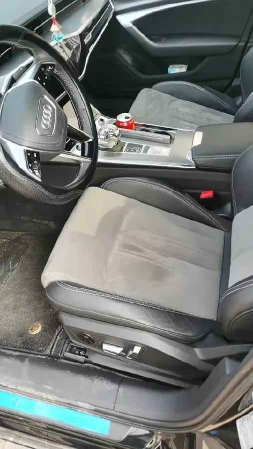 2024 Audi A6L 2.0T 245HP L4 7DCT,autocango,china used car exporter,china ev exporter,chinese used car exporter,chinese used ev exporter