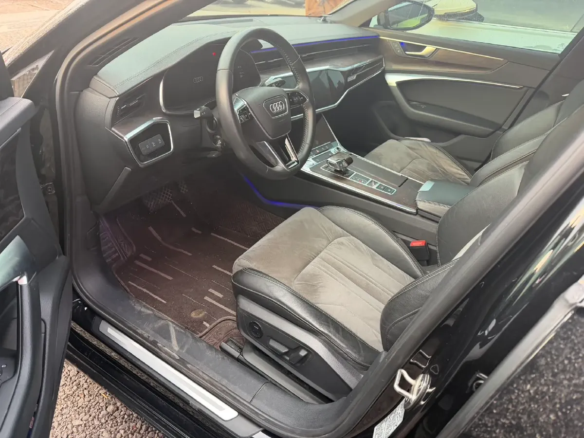 2020 Audi A6L 2.0T 190HP L4 7DCT,autocango,china used car exporter,china ev exporter,chinese used car exporter,chinese used ev exporter