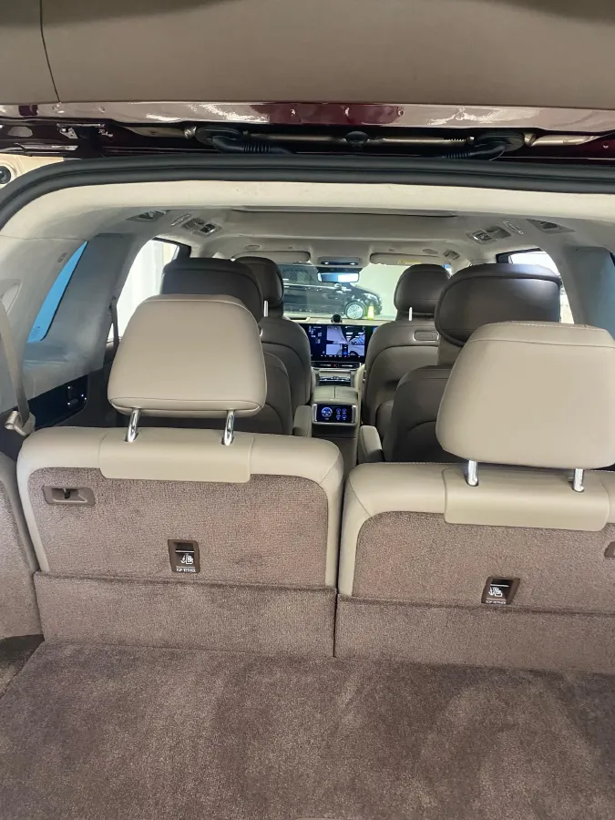 2025 AITO AITO M9 REEV 160HP REEV 52KWH,autocango,china used car exporter,china ev exporter,chinese used car exporter,chinese used ev exporter