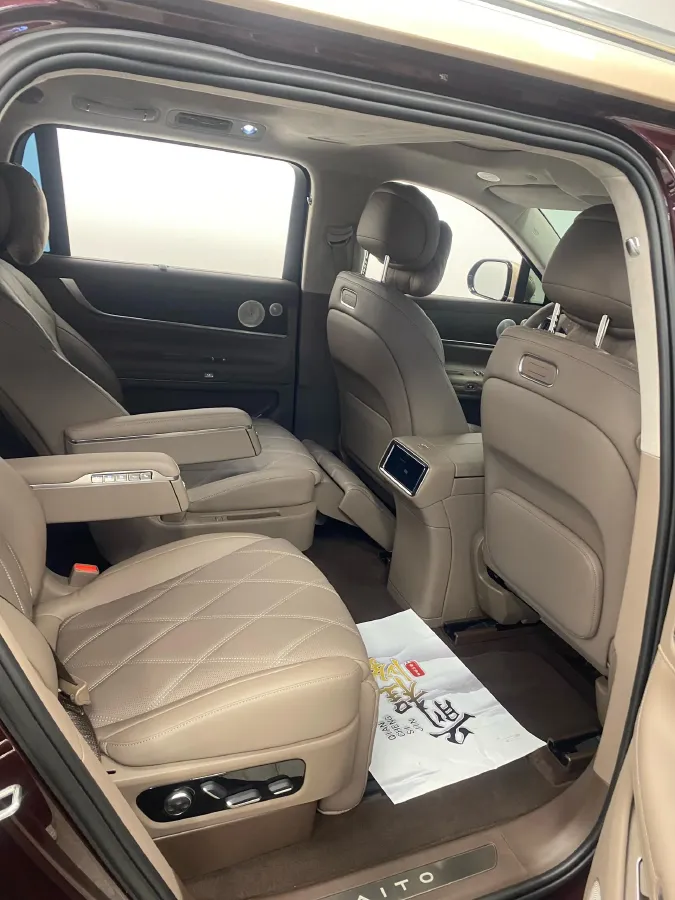 2025 AITO AITO M9 REEV 160HP REEV 52KWH,autocango,china used car exporter,china ev exporter,chinese used car exporter,chinese used ev exporter